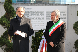 Bürgermeister Paul Rösch (rechts im Bild) und Vizebürgermeister Andrea Rossi bei der heutigen Gedenkfeier.